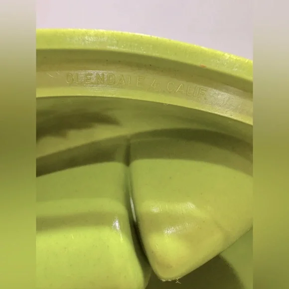 Vintage Schwartz Bros plastic Green soap dish with White Floral Design MCM - Picture 5 of 11